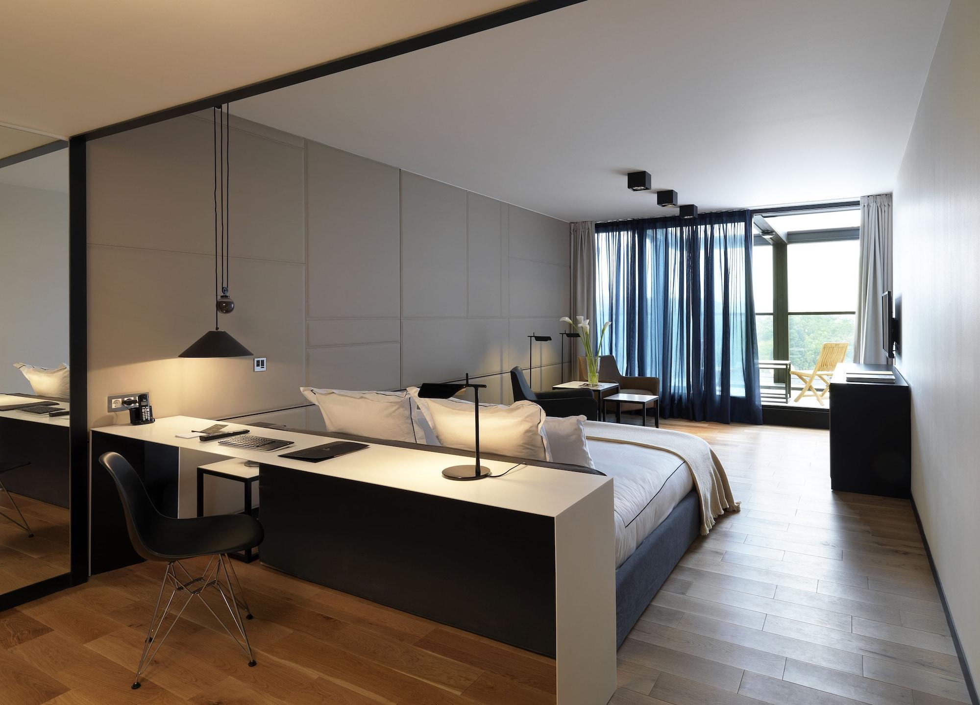 Sense Hotel 5*