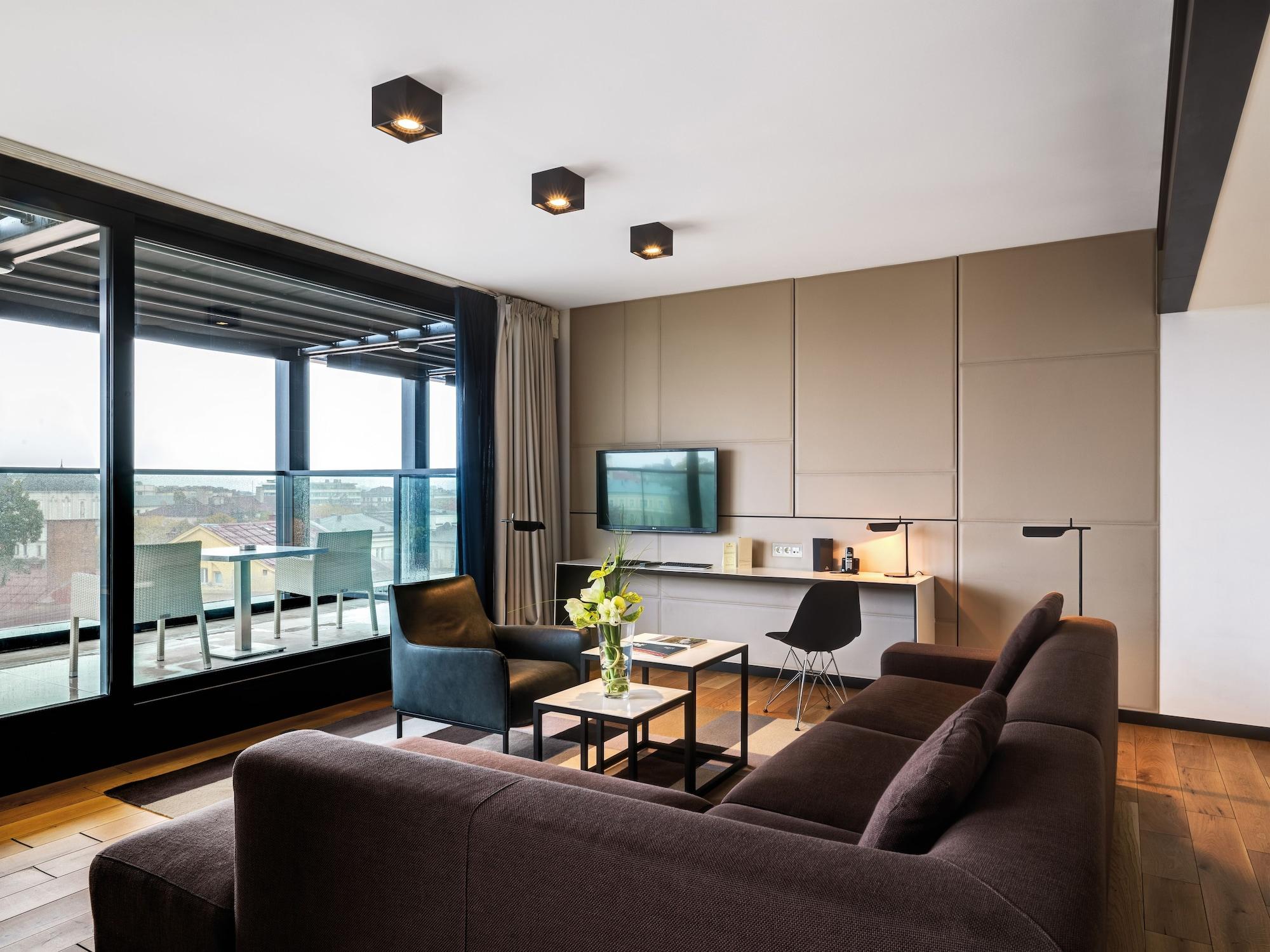 Hotel Sense